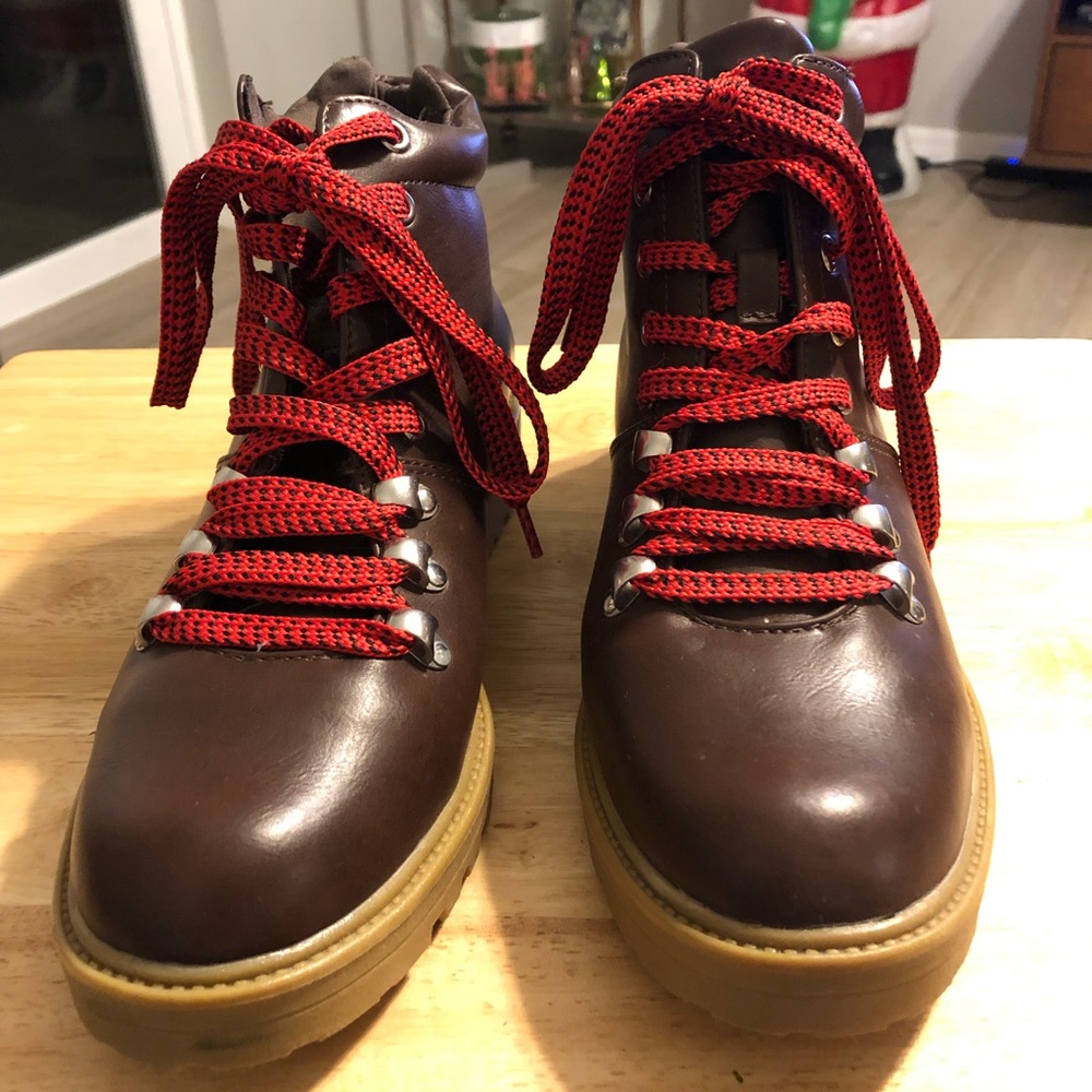 Universal Thread Womens Karri Lace Up Hiker Boots